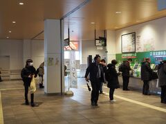 青森駅に戻ってきました。次の出発まで時間はたっぷりあります。
