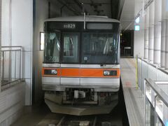 歩いてから金沢駅に戻ってきて地下に行き、北陸鉄道の北鉄金沢駅へ。
浅野川線の車両には、元東京メトロ日比谷線で活躍した03系ですね。