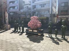 東急バスで桜新町駅で下車したら、磯野ファミリーがお出迎えしてくれました。