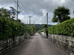 そして、蒲生八幡神社の門前には武家屋敷群が残っています。