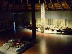 【モヨロ貝塚館】

このモヨロ貝塚館は、
網走市立郷土博物館の別館（分館）というポジションですが、
すごくキレイで、
暖房も完備された素晴らしい博物館です。

パーキングも完備され、
博物館スーベニアショップのあります。

■現金以外に、クレジットカード、電子マネー
JAFなどの割引もあります。