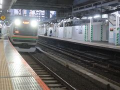 いつもと同じ05時49分の沼津行の電車に乗っていくと川崎辺りで日が昇ってきました
前回(ほぼお正月)の時
https://4travel.jp/travelogue/11878791
は国府津辺りで日の出だったので､気づいてみればだいぶ太陽が昇るのが早くなっています