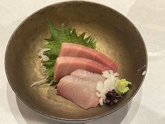 〇 お造り盛り合わせ

マグロが中トロ部分でおいしいです☆
カンパチもぷりっと食感でうま！