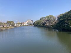 次に佐賀城跡がある、佐賀城公園に来ました。

外堀の跡です。
