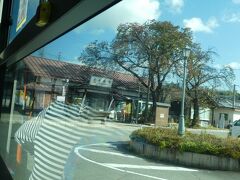 大屋駅を通過。
前回は大屋駅から上田駅までしなの鉄道で行きましたが、
バスもあるのですね。