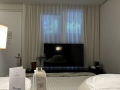 なんとお部屋に通してもらえました。
だけど、念願の浴槽がない！
即直談判しに行き、部屋を変えてもらえることに