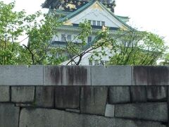 大阪城を ぐるっと回り 公園内を進み
　