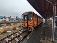 13時30分発の列車はストーブ列車でなくワンマン普通列車（走れメロス列車）。