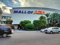 午後少し部屋で休んだ後Mall of Asiaへ行きました