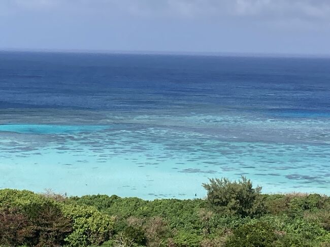 ここら辺でせっかくの宮古島ですので宮古ブルーの海を。シュノーケリングスポットの宮古島の新城海岸です。