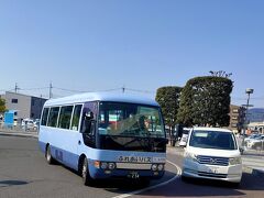 栃木駅からふれあいバスというコミュニティバスが三毳山まで出ています。現金オンリーで片道200円、75歳以上は100円です。