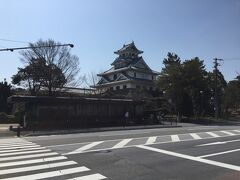 長浜駅の西口にある大きな公園。
長浜城下がのんびりくつろげる空間になっています。