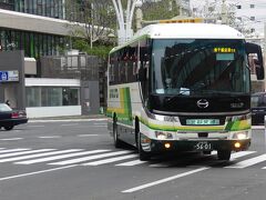 8:48発の空港直行便が来ました。
これで一気に新千歳まで向かいます。