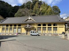 一番大きな外湯である一の湯です。洞窟風呂もできているそうです。この日は休業なので、翌朝入浴することにします。