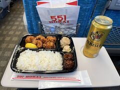 鶏の唐揚げ弁当920円。唐揚げ５個・レモン・エビ焼売・焼売・甘酢団子２個で肉肉しいことこの上ない！

メニューにはありませんがDX弁当の五目炒飯を白ごはんに変更して300円引きになります。白ごはんで唐揚げを食べるのが好きです。ケチったわけじゃないよ～♪（笑）