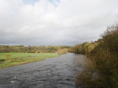 途中で渡ったのはボイン川。
この川沿いに遺跡が残っているのね。