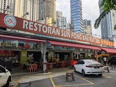 てくてく歩いてバクテーが美味しいというSun Fong Bak Kut Teh（新峰肉骨茶 ）にやって来ました。
