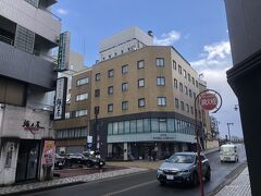 福井駅に到着しました。
今宵のお宿まで移動します。
ホテル リバージュ アケボノさんです。
福井駅から徒歩１５分くらい、遠いです。