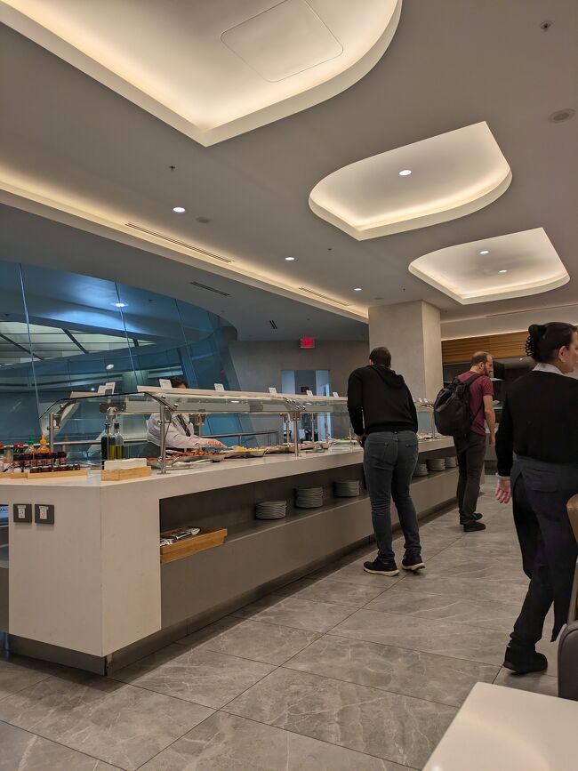 朝食も少しいただく。<br />まぁどこのAAのFlagshipも大体は同じね。