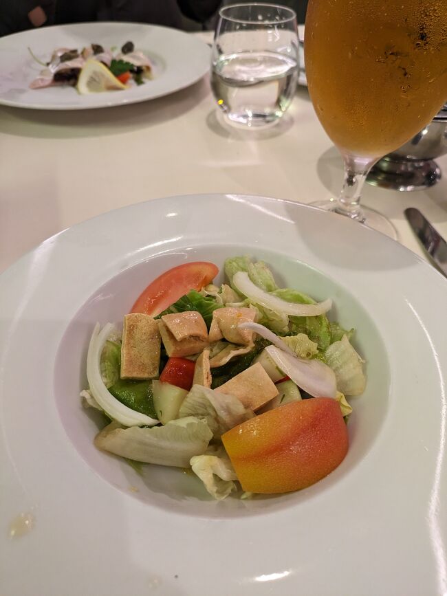 簡単なサラダに