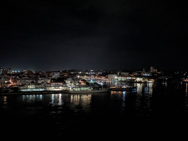 そして１９時に出航。<br />夜景がきれいだなー。