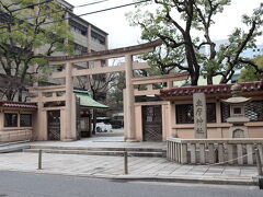 御堂筋線で心斎橋駅から本町駅へ

坐摩(いかすり)神社に行きました