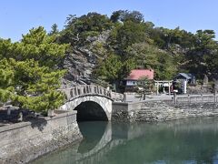 　　　　　　旅の始めは「和歌の浦」

　　　　　　和歌の歌枕にたびたび登場する “和歌の聖地”