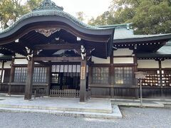 隣には上知我麻神社も鎮座しているのでお参りしました。
脇の授与所では両方の御朱印が頂けます。