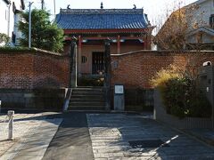 階段を上がり切った突き当りに突然現れるのは、航海安全の女神：媽祖神を祀る“天后堂”。
