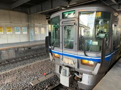 　長浜駅から近江塩津行きに乗り換えます。

　長浜駅16:39  →  近江塩津駅17:04（141M）