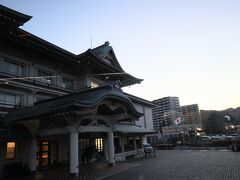 夕食はびわ湖大津館でフレンチ。
びわ湖大津館は1934年に建てられた洋式ホテル「琵琶湖ホテル」の廃業後に文化施設として利用されています。