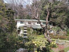 おたかの道湧水園内には国分寺跡の資料館もあって歴史がわかります