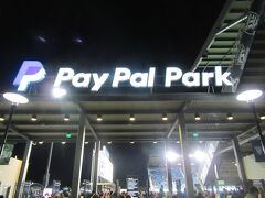 サンノゼ・アースクエイクスの本拠地であるpaypalスタジアムに来ました。
ここも妹の家から車で20分位です。
起きた時間が試合開始ギリギリになってしまったので、キックオフに間に合いませんでした。
