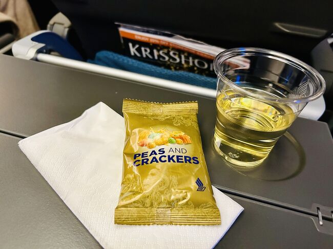 最初の飲み物は、飲めないくせにシャンパンにしました。