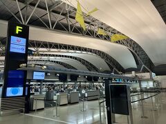 関空着

お母ちゃん初めての関空
リニューアルしてキレイだとか、チェックインと保安検査が激込みだとかで有名なあの関空