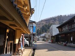 今庄駅周辺は江戸時代は今庄宿でした。
ちょうどここから北国街道の敦賀方面への峠越えもあり、そのための宿場町としてとても栄えた宿場町だったそうです。
現在でも古い町並みが残っていました。