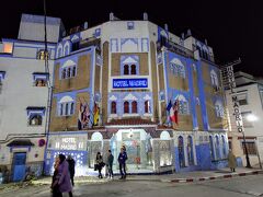 さてさて、そこからバスで250km移動。
約４時間掛けて本日の宿泊地、シャウエンへ到着。