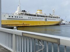 手すりのところにアンカーモチーフが！