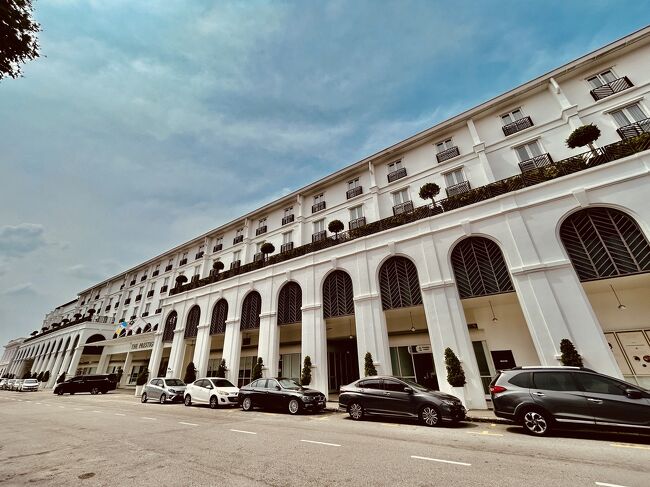 この後、アレカホテルをチェックアウトし、ジョージタウンの別のホテルに移動。<br />またGrabで The Prestige Hotel Penangへ。<br />約10分で着きました。コロニアル調の外観はすばらしい！