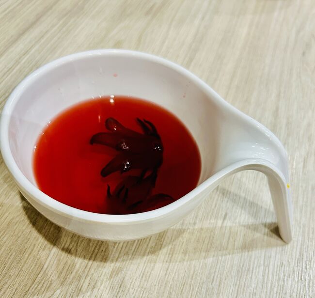 この日も、また外の席でお茶だけ頂きました