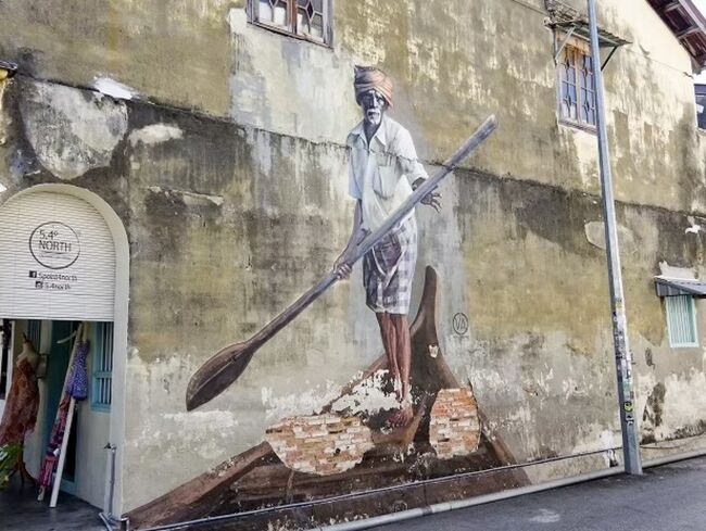 またまた大きな壁画発見！これもすごい！