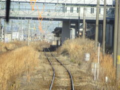 唯一の途中停車駅で鹿児島本線との合流駅 宇土に到着。

あぁあと10分くらいで終点に着いちゃうのね。。。