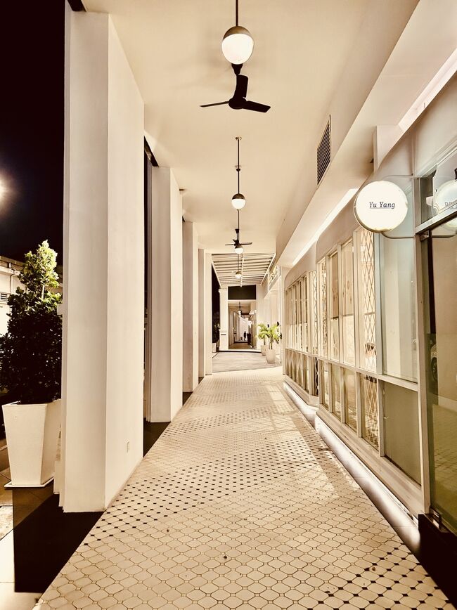 その後、 ホテルへ。<br />長い廊下を通って、部屋に戻りました。