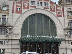 2/29 今日はプラハにほど近い町、クトナーホラへと電車で向かいます。
写真はプラハ中央駅。ハプスブルク帝国時代から残る歴史ある駅です。
