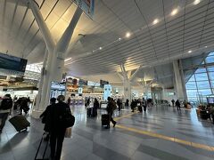 おはようございます。
久々の羽田の3タミから今回はスタートです。
土曜日の朝だけあって賑わってます。