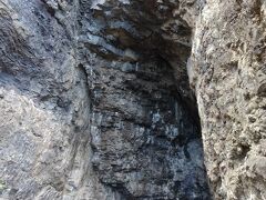 カネアナ洞窟