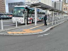 さて「函館空港」にバスで向かいます☆