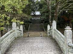 指月公園の一番奥にある、志都岐山神社。
