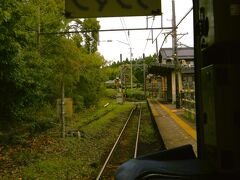 麻生田駅を発車しました。
このローカル感が良いですね～北勢線では乗降客が最も少ない駅となっています。

■麻生田（おうだ）駅
・1916年（大正５） 北勢鉄道の駅として開業。