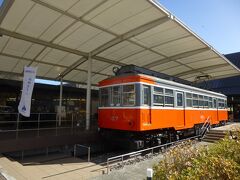 えれんなごっそ　cafe107

目印は、オレンジ色のモハ107
箱根登山鉄道開業時（1919年）からの車両チキ1形の、木製車体を鉄製に改造した車両。103号－107号は2019年7月に引退し、鈴廣が譲り受けここに